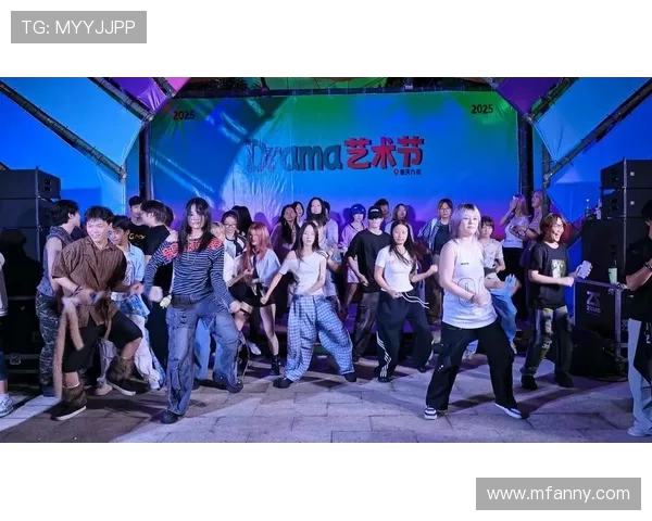 成都街舞队以88分领跑世界街舞大赛积分榜展现实力与风采