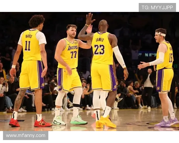 2021年湖人与马刺的激烈对决回顾与赛季影响分析